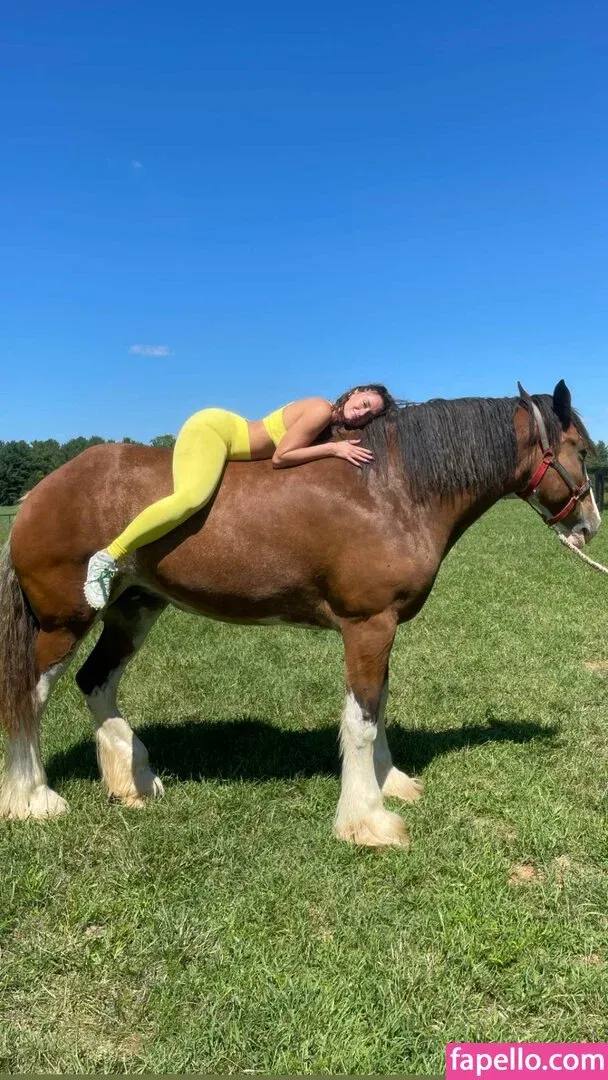 Yesjulz Onlyfans Photo Gallery 