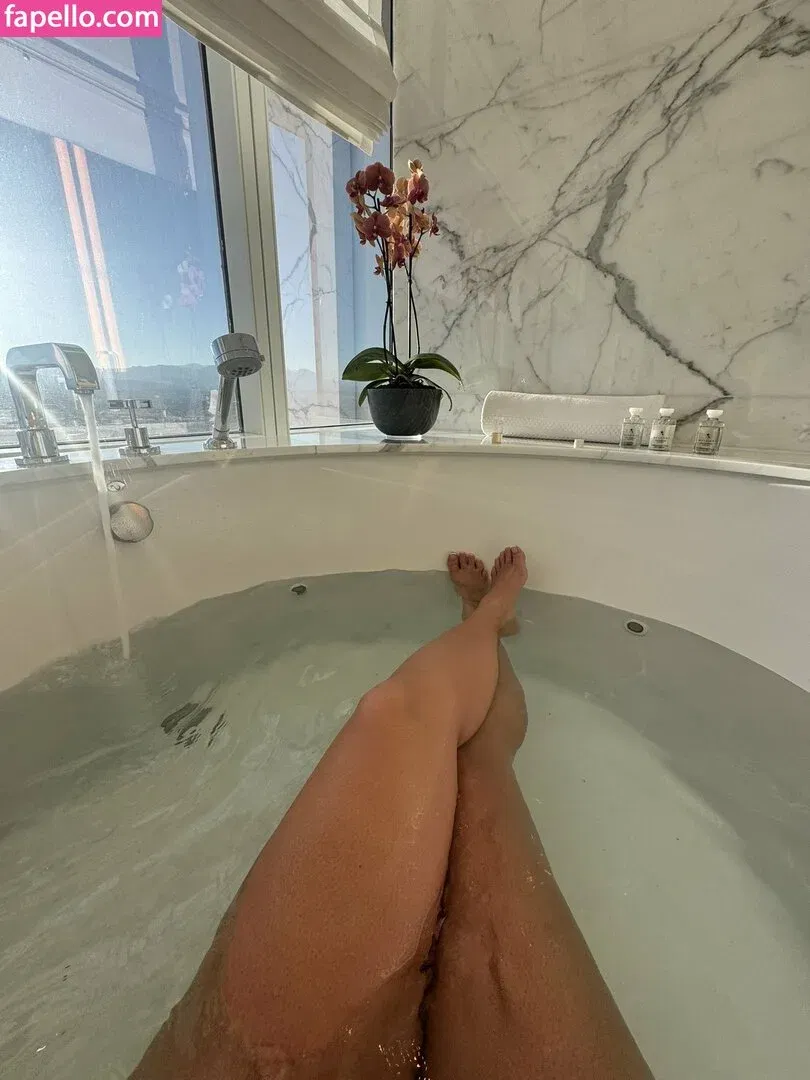 Yesjulz Onlyfans Photo Gallery 