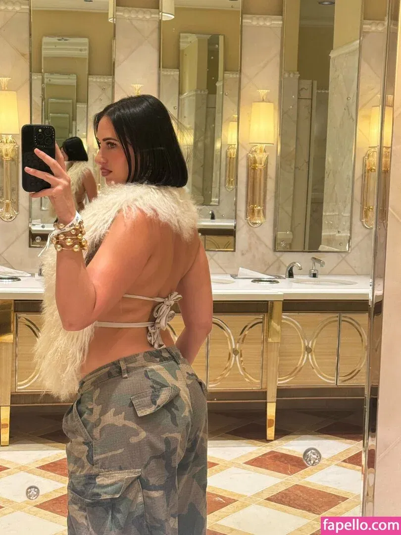 Yesjulz Onlyfans Photo Gallery 