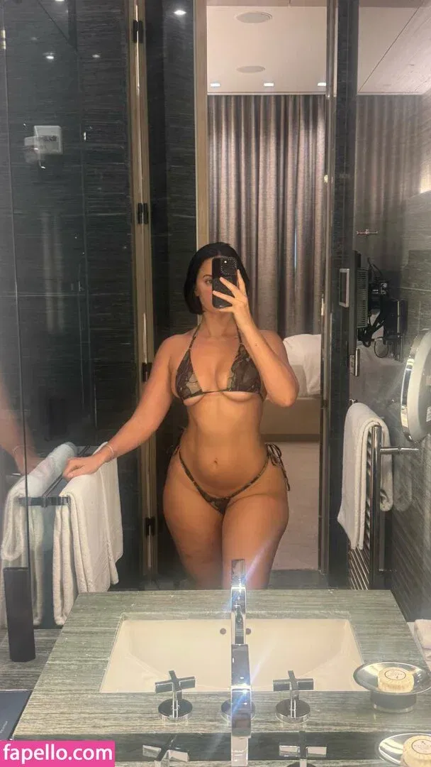 Yesjulz Onlyfans Photo Gallery 