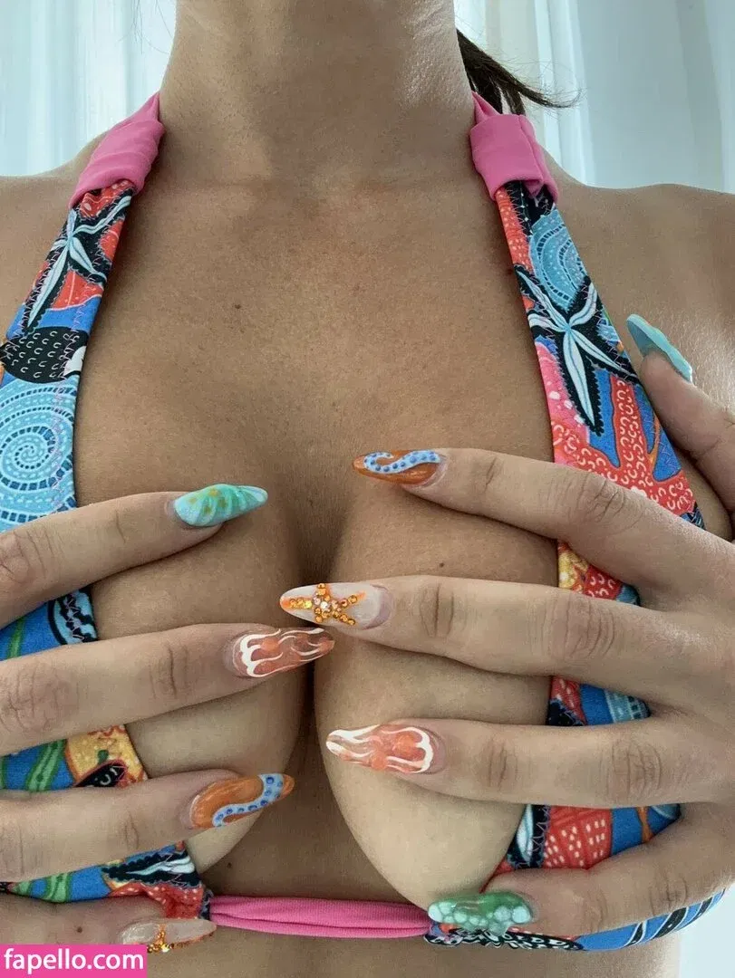 Yesjulz Onlyfans Photo Gallery 