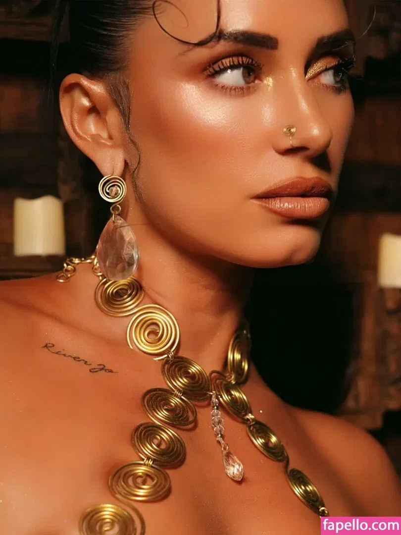 Yesjulz Onlyfans Photo Gallery 