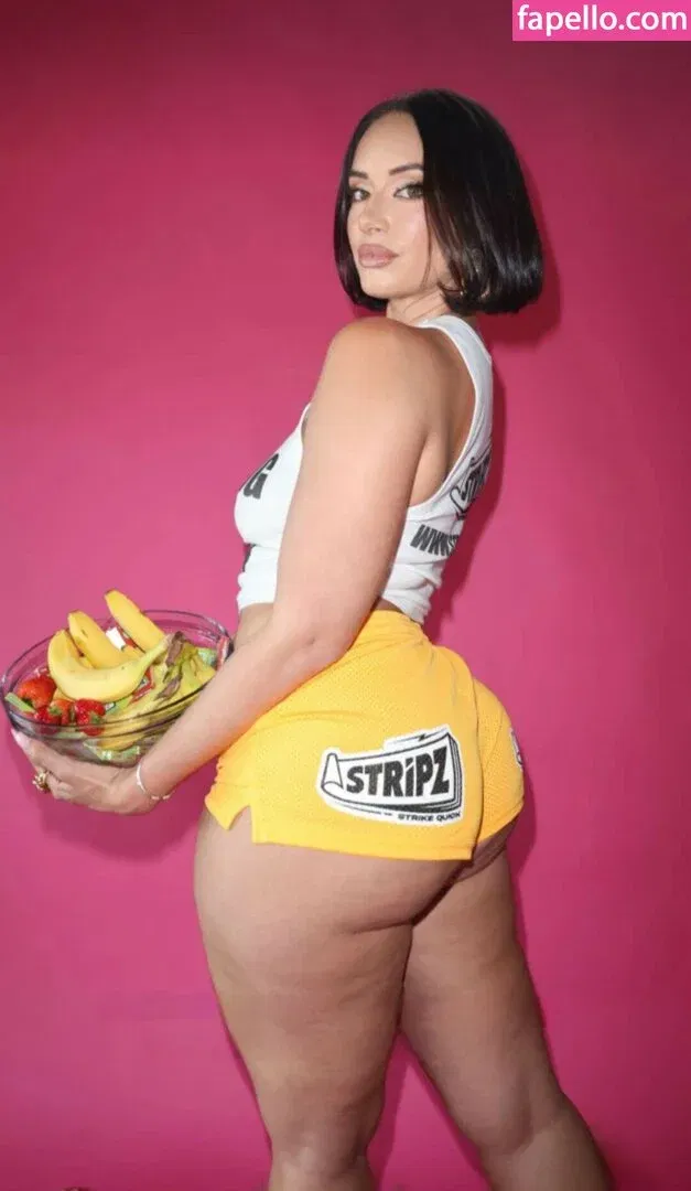 Yesjulz Onlyfans Photo Gallery 