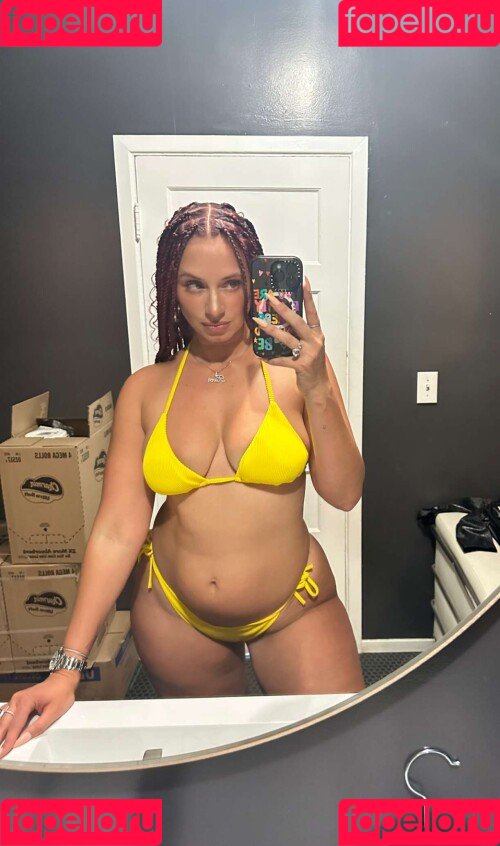 Yesjulz Onlyfans Photo Gallery 