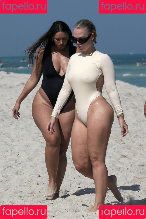 Yesjulz Onlyfans Photo Gallery 