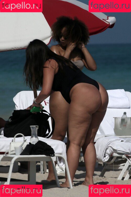 Yesjulz Onlyfans Photo Gallery 