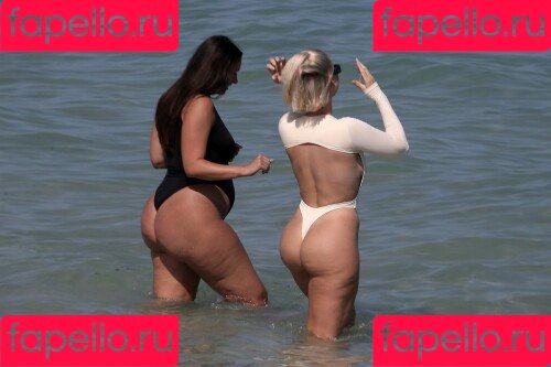 Yesjulz Onlyfans Photo Gallery 