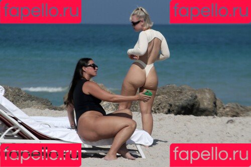 Yesjulz Onlyfans Photo Gallery 