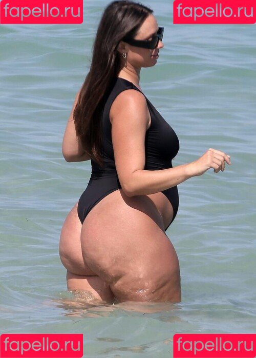 Yesjulz Onlyfans Photo Gallery 