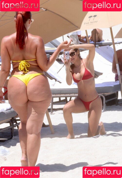 Yesjulz Onlyfans Photo Gallery 