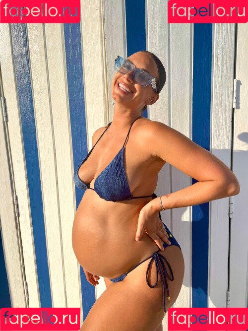 Yesjulz Onlyfans Photo Gallery 