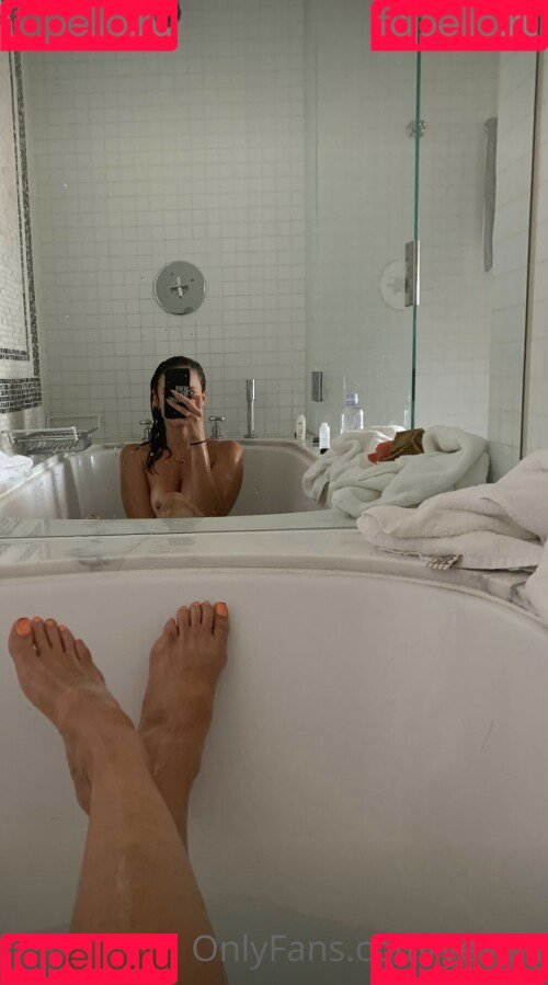 Yesjulz Onlyfans Photo Gallery 