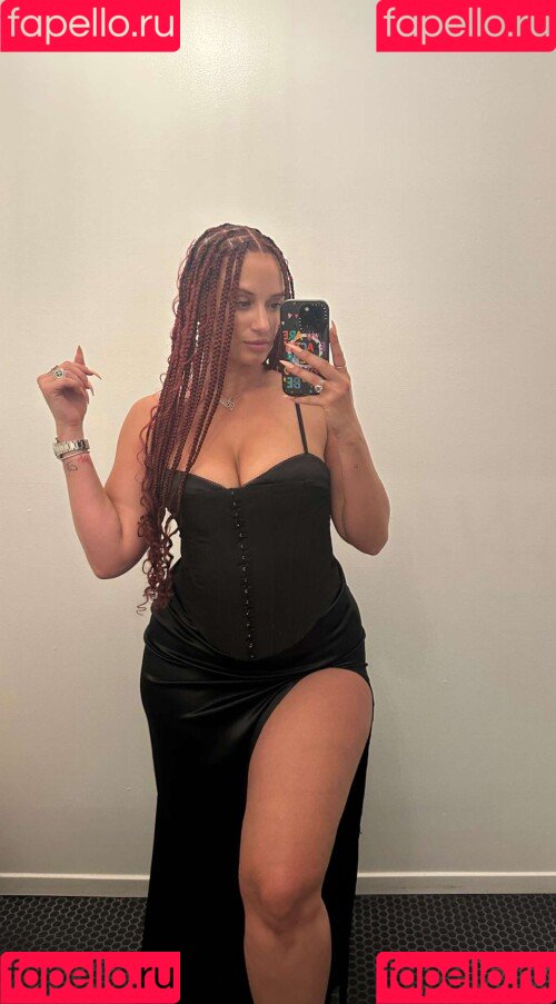 Yesjulz Onlyfans Photo Gallery 