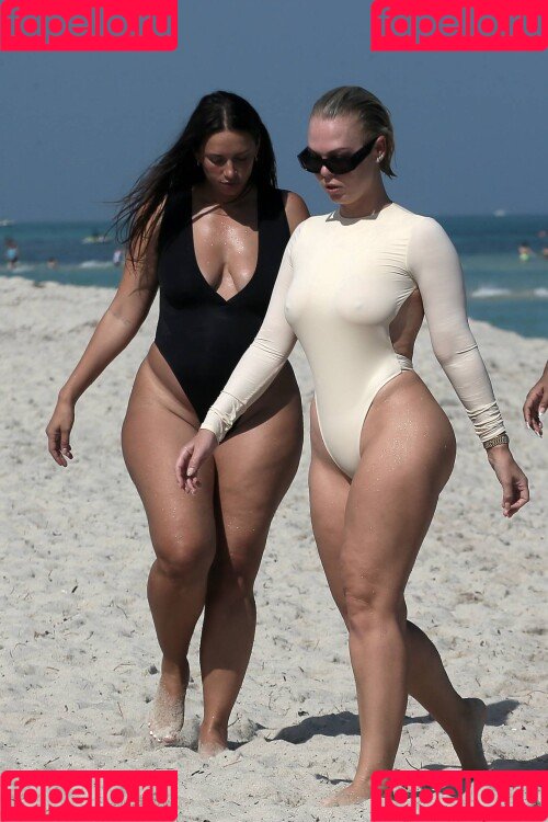 Yesjulz Onlyfans Photo Gallery 