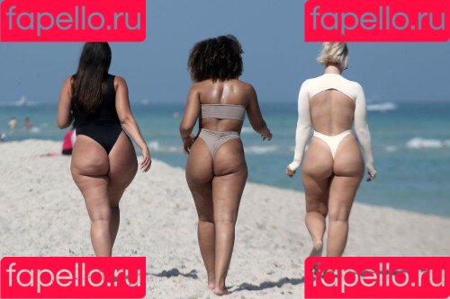 Yesjulz Onlyfans Photo Gallery 