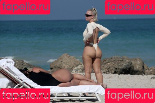 Yesjulz Onlyfans Photo Gallery 