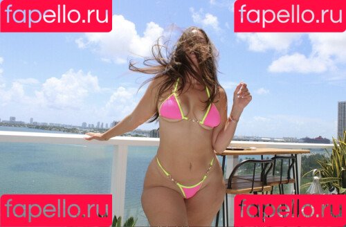 Yesjulz Onlyfans Photo Gallery 