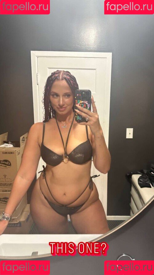 Yesjulz Onlyfans Photo Gallery 