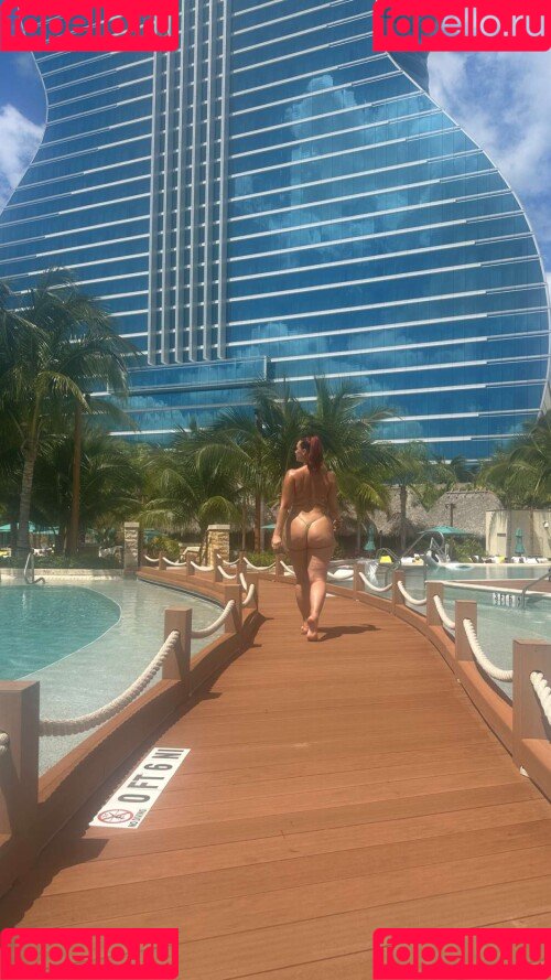 Yesjulz Onlyfans Photo Gallery 