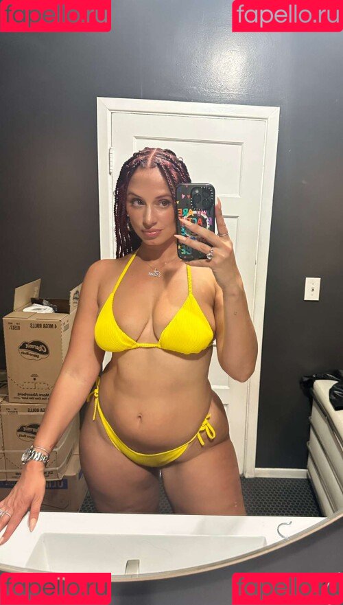 Yesjulz Onlyfans Photo Gallery 