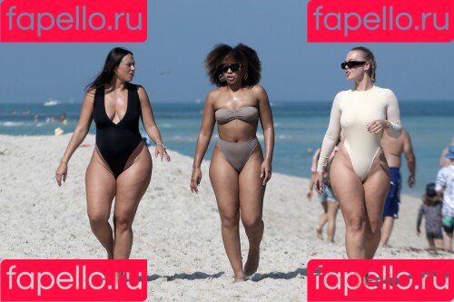 Yesjulz Onlyfans Photo Gallery 