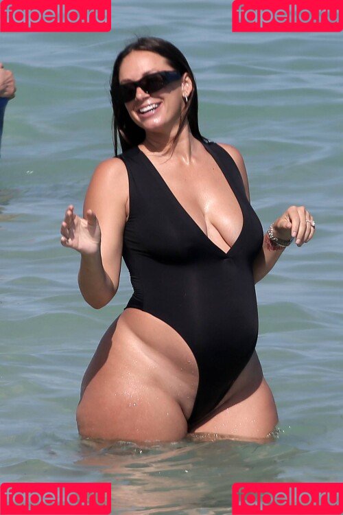 Yesjulz Onlyfans Photo Gallery 