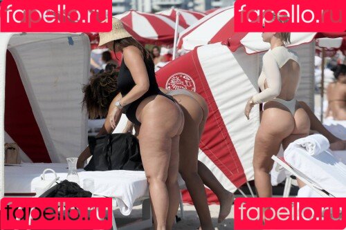 Yesjulz Onlyfans Photo Gallery 