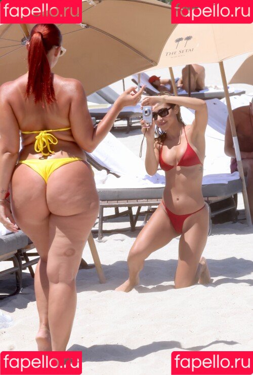 Yesjulz Onlyfans Photo Gallery 