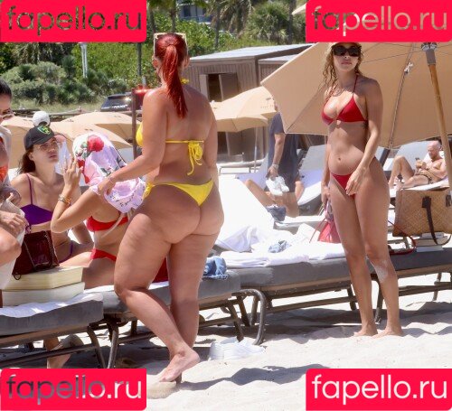 Yesjulz Onlyfans Photo Gallery 