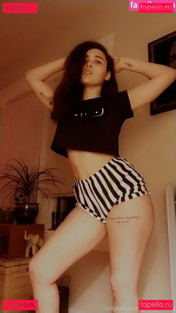 girlnumbersix Onlyfans Photo Gallery 