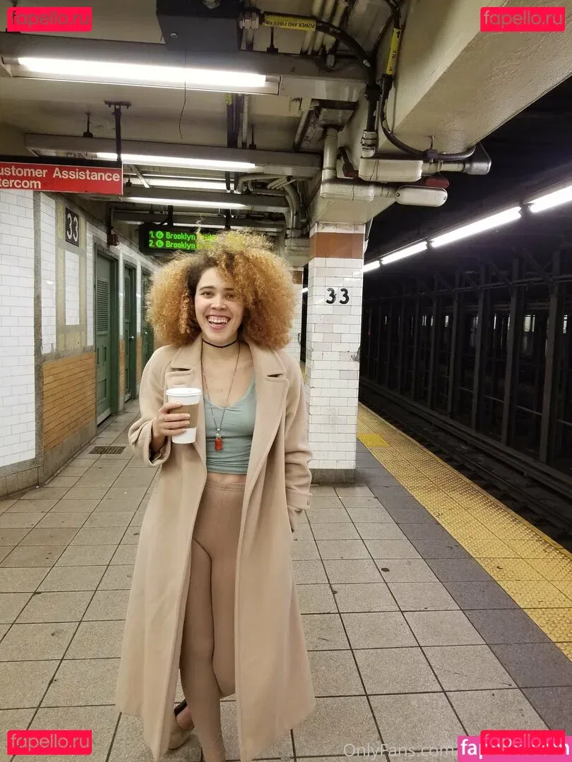 girlnumbersix Onlyfans Photo Gallery 