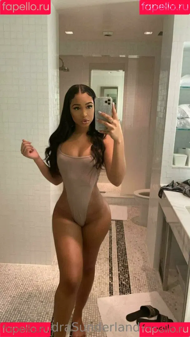 KendraSunderland Onlyfans Photo Gallery 