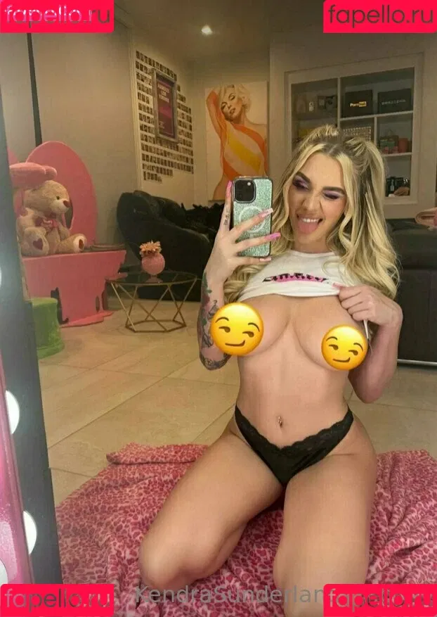 KendraSunderland Onlyfans Photo Gallery 