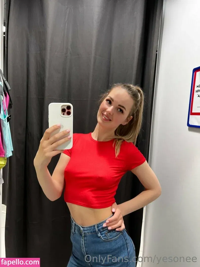 yesonee Onlyfans Photo Gallery 