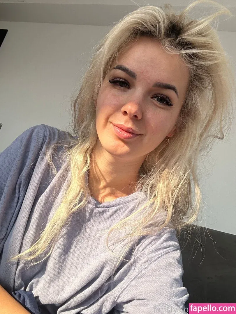 yesonee Onlyfans Photo Gallery 