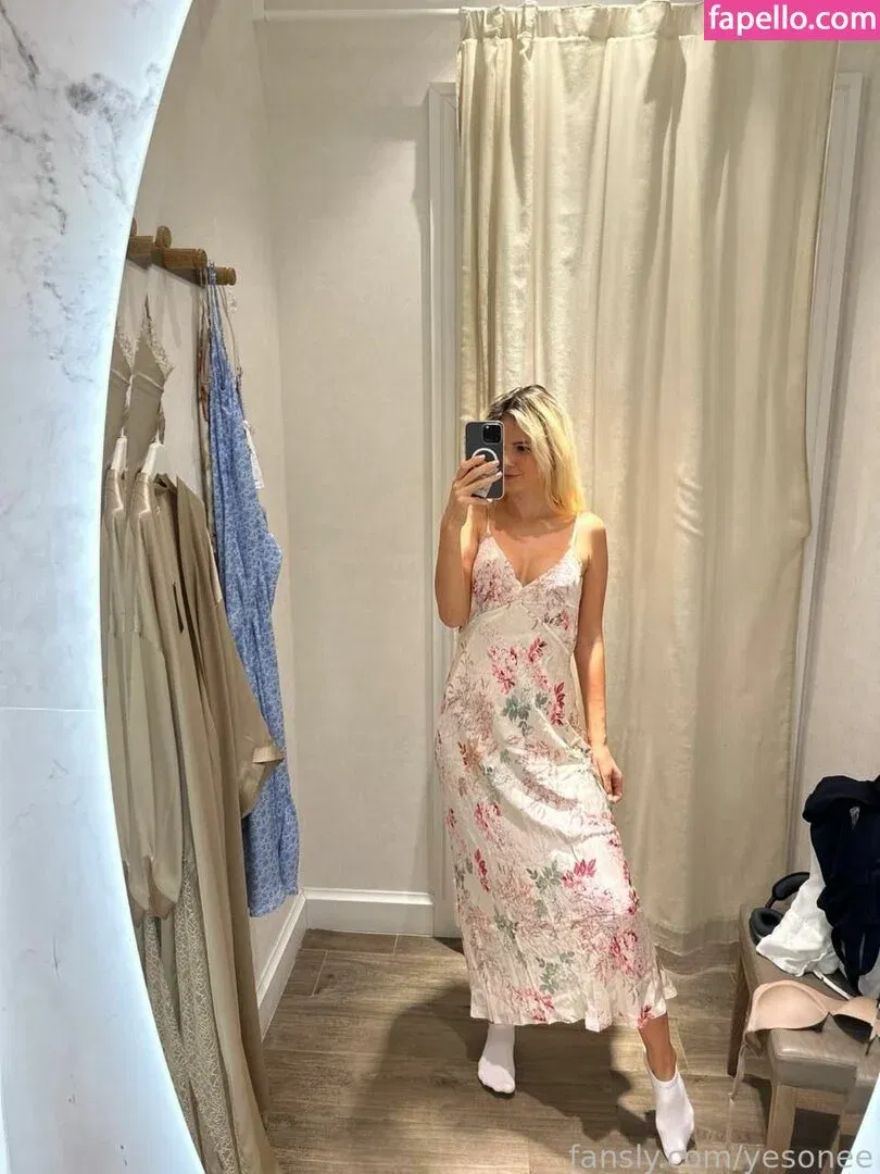 yesonee Onlyfans Photo Gallery 