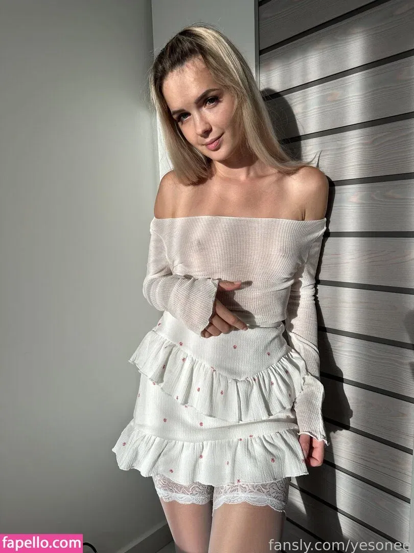 yesonee Onlyfans Photo Gallery 