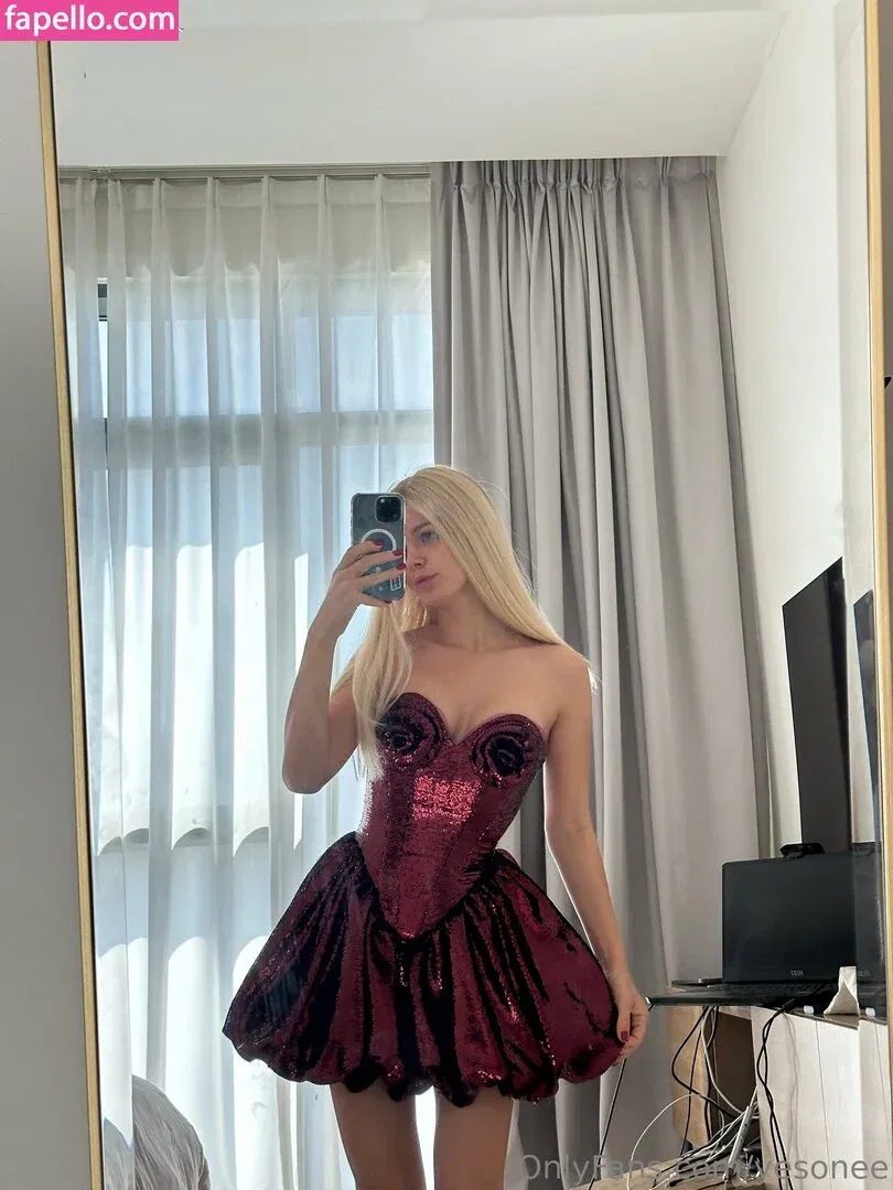 yesonee Onlyfans Photo Gallery 