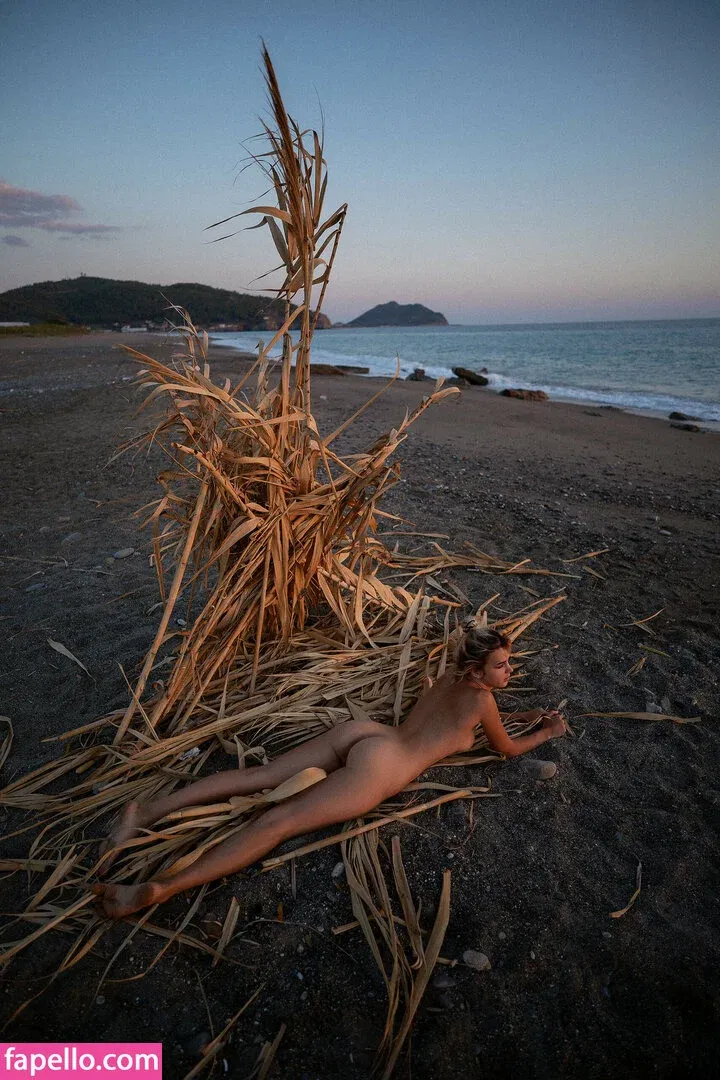 yesonee Onlyfans Photo Gallery 