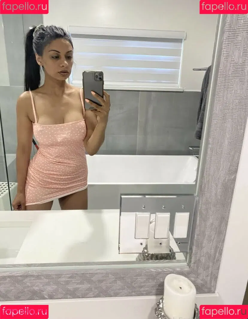 Skinnyroti Onlyfans Photo Gallery 