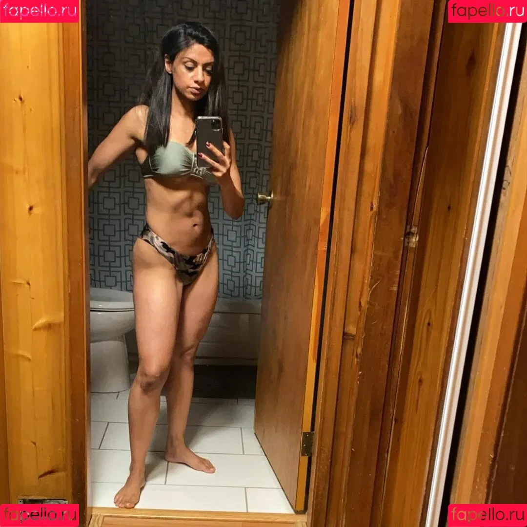 Skinnyroti Onlyfans Photo Gallery 