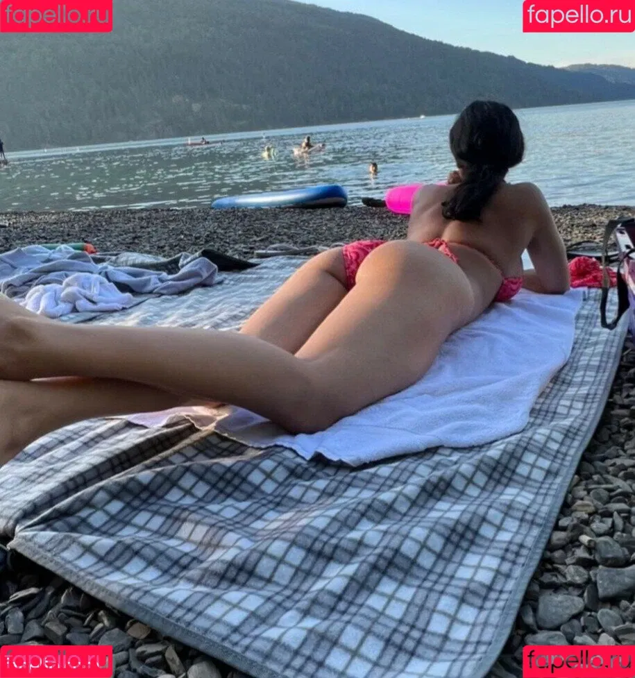 Skinnyroti Onlyfans Photo Gallery 