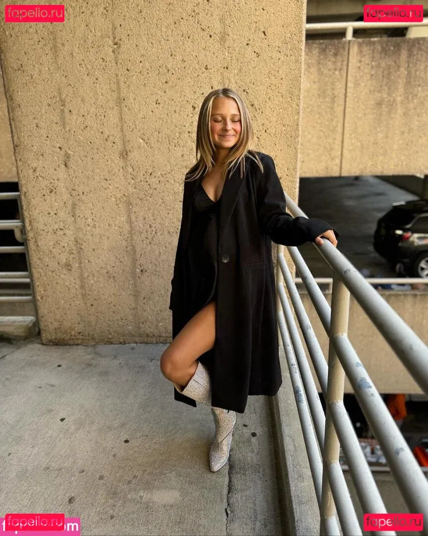 macimccarley Onlyfans Photo Gallery 