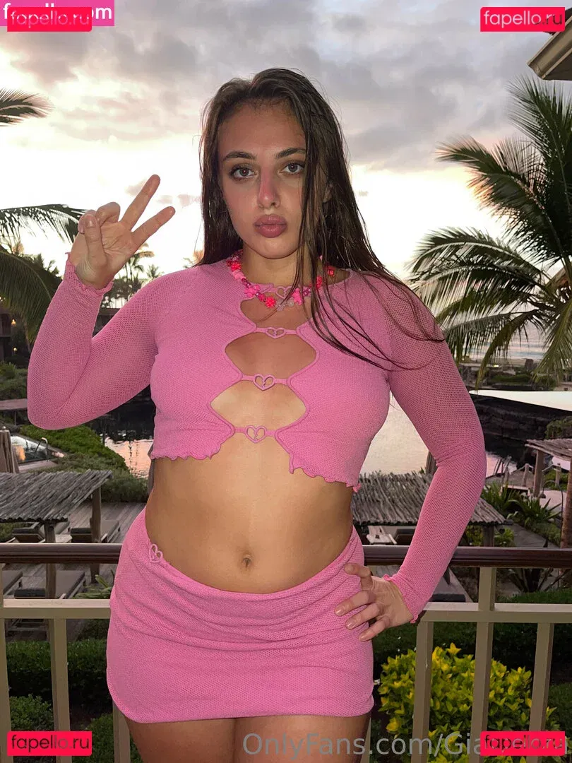 giaderza Onlyfans Photo Gallery 