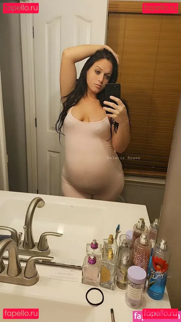 Valerie_Rosee Onlyfans Photo Gallery 