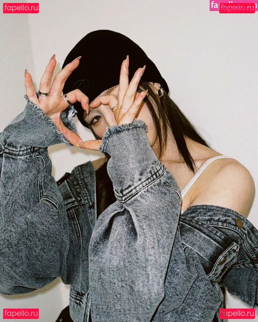 HeeJin Onlyfans Photo Gallery 