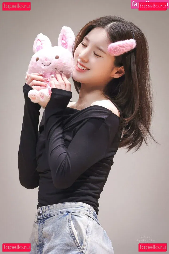 HeeJin Onlyfans Photo Gallery 