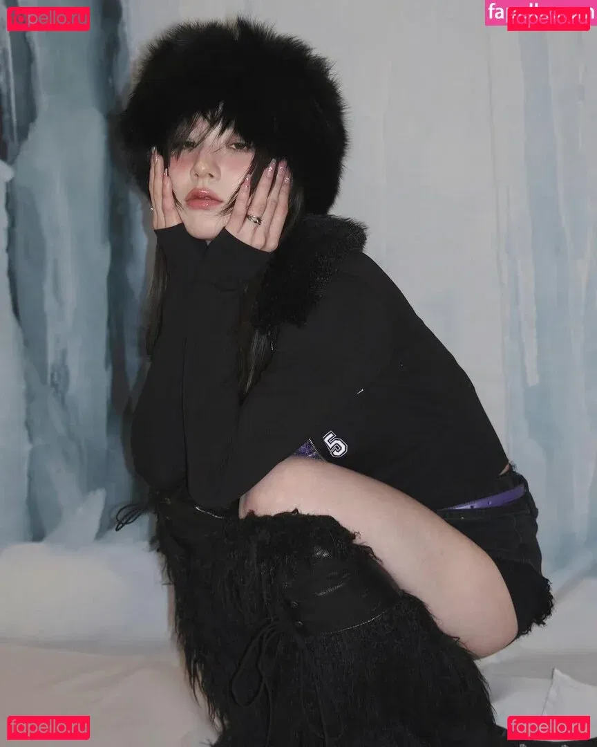 HeeJin Onlyfans Photo Gallery 