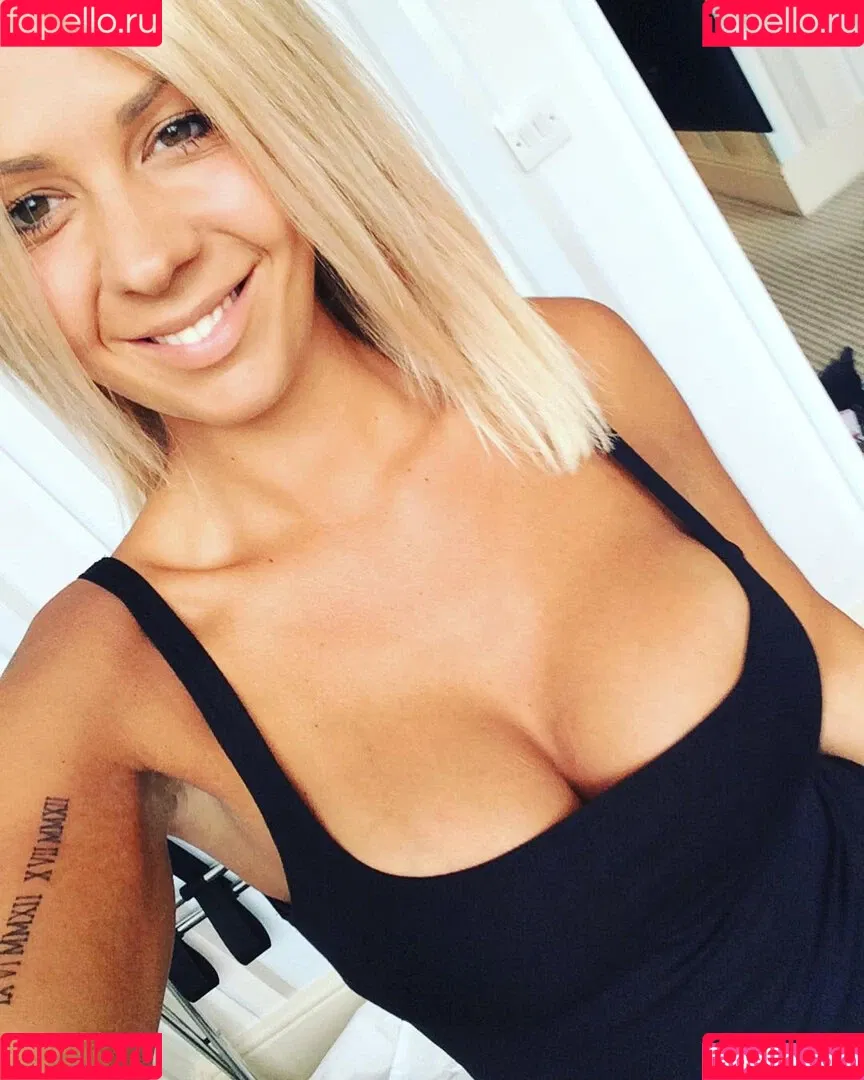 Alexandra Hall Onlyfans Photo Gallery 