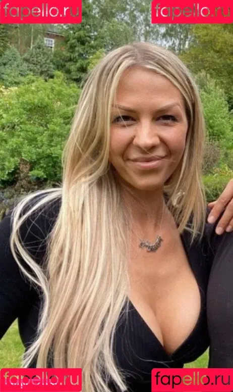 Alexandra Hall Onlyfans Photo Gallery 